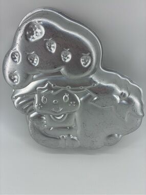 VTG Strawberry Shortcake Cake Pan